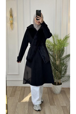 معطف شتوي نسائي موسمي جديد أنيق وعصري بياقة فرو موديل G1562 - اسود (خدمة الدفع عند الباب - القياسات المتوفرة 1,2)